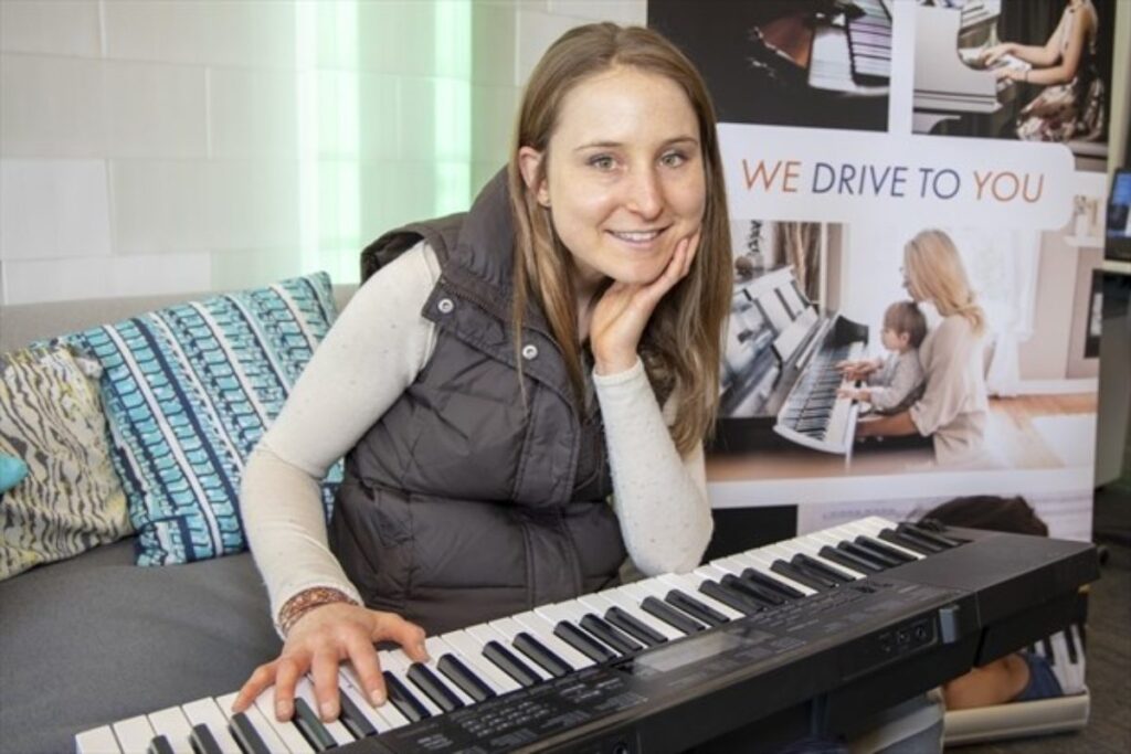 Piano teacher student job in St Catherines